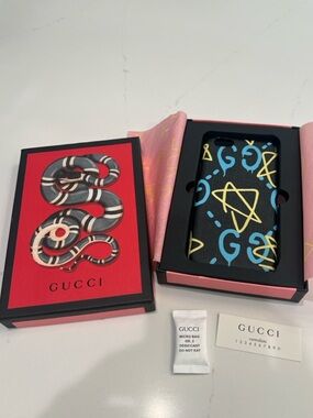 NWT~GUCCI~iPhone Ghost GG Star Case iPhone 6/7/8?